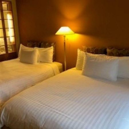 Отель Palisades Premier Conference Center Экстерьер фото