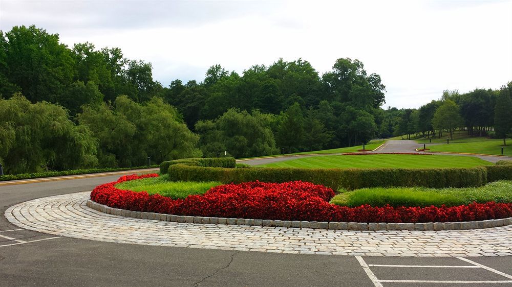 Отель Palisades Premier Conference Center Экстерьер фото