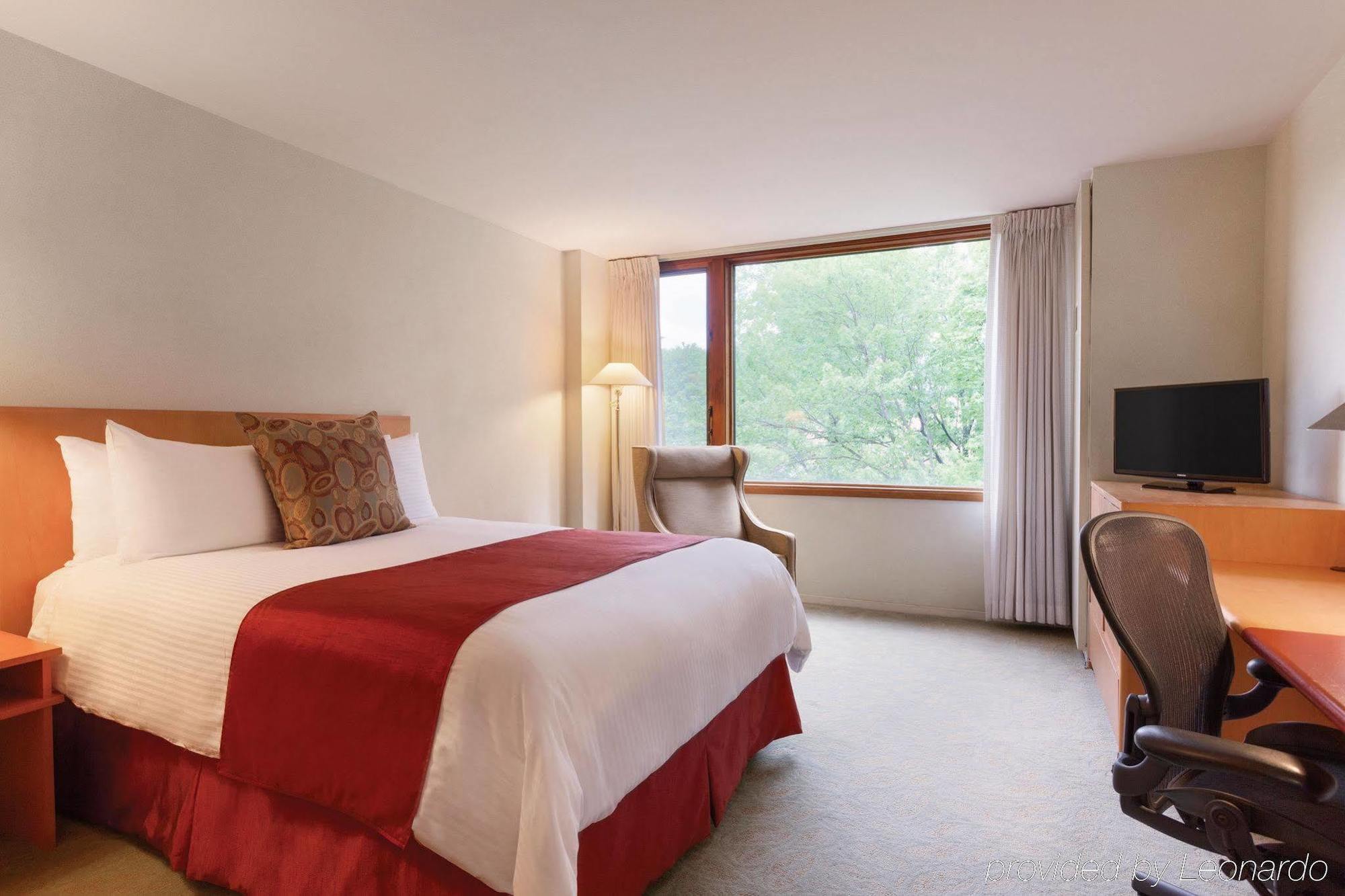 Отель Palisades Premier Conference Center Экстерьер фото